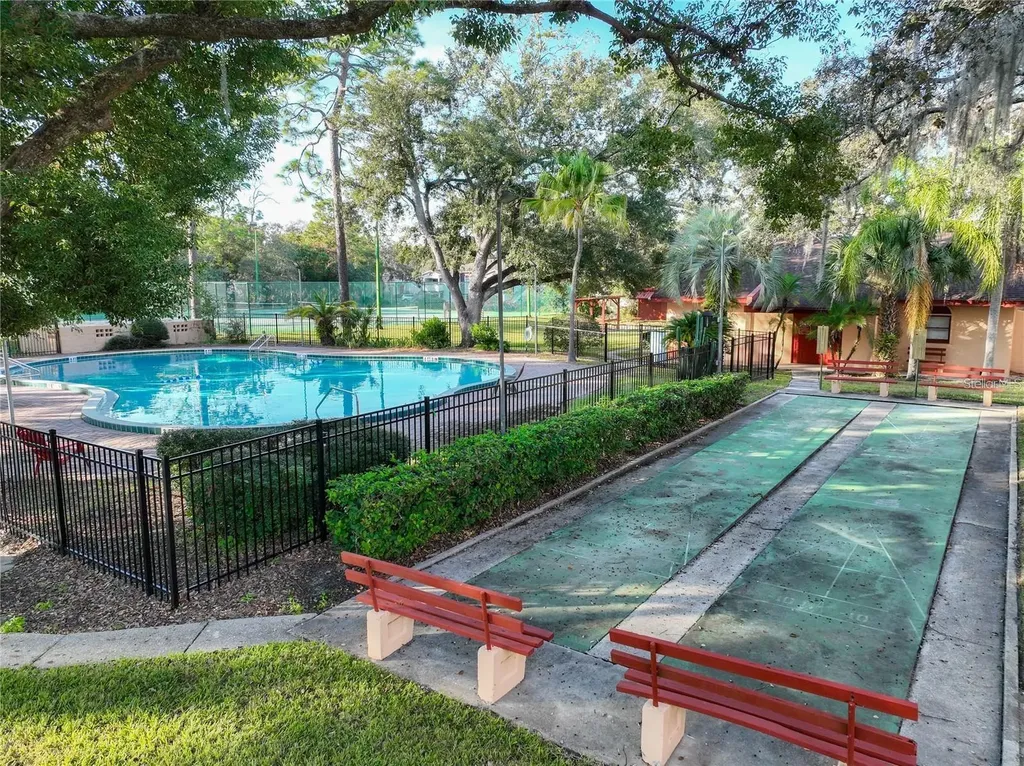 2860 N Powers Drive Orlando FL 32818