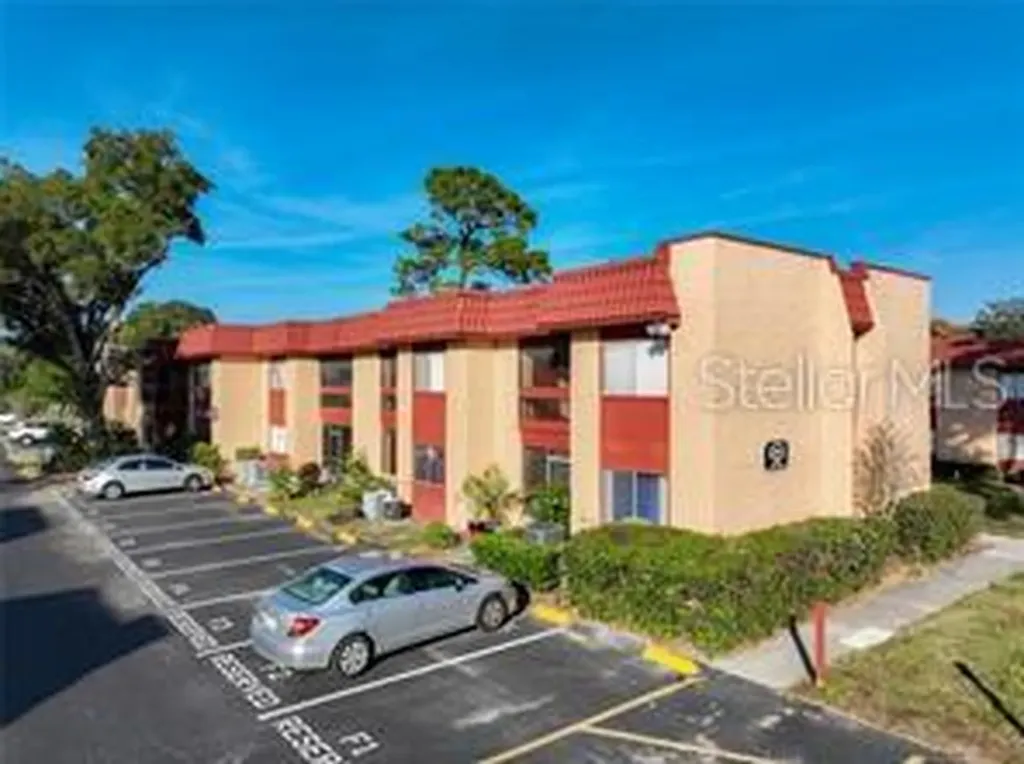 2860 N Powers Drive Orlando FL 32818
