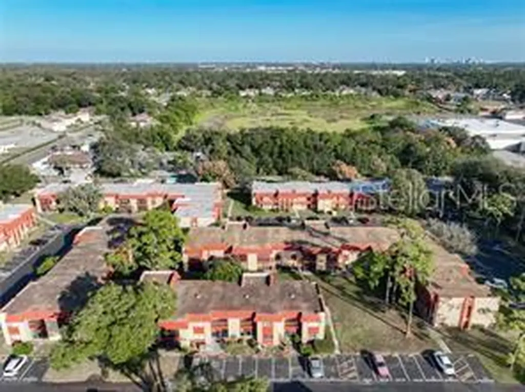 2860 N Powers Drive Orlando FL 32818
