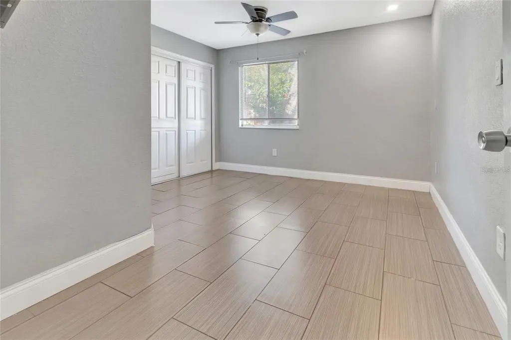 2860 N Powers Drive Orlando FL 32818