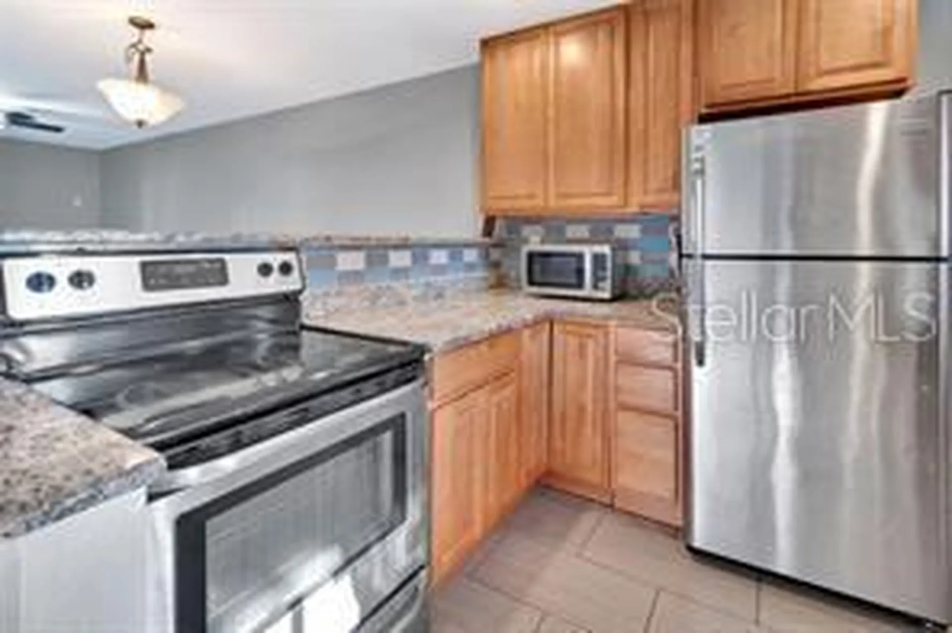 2860 N Powers Drive Orlando FL 32818