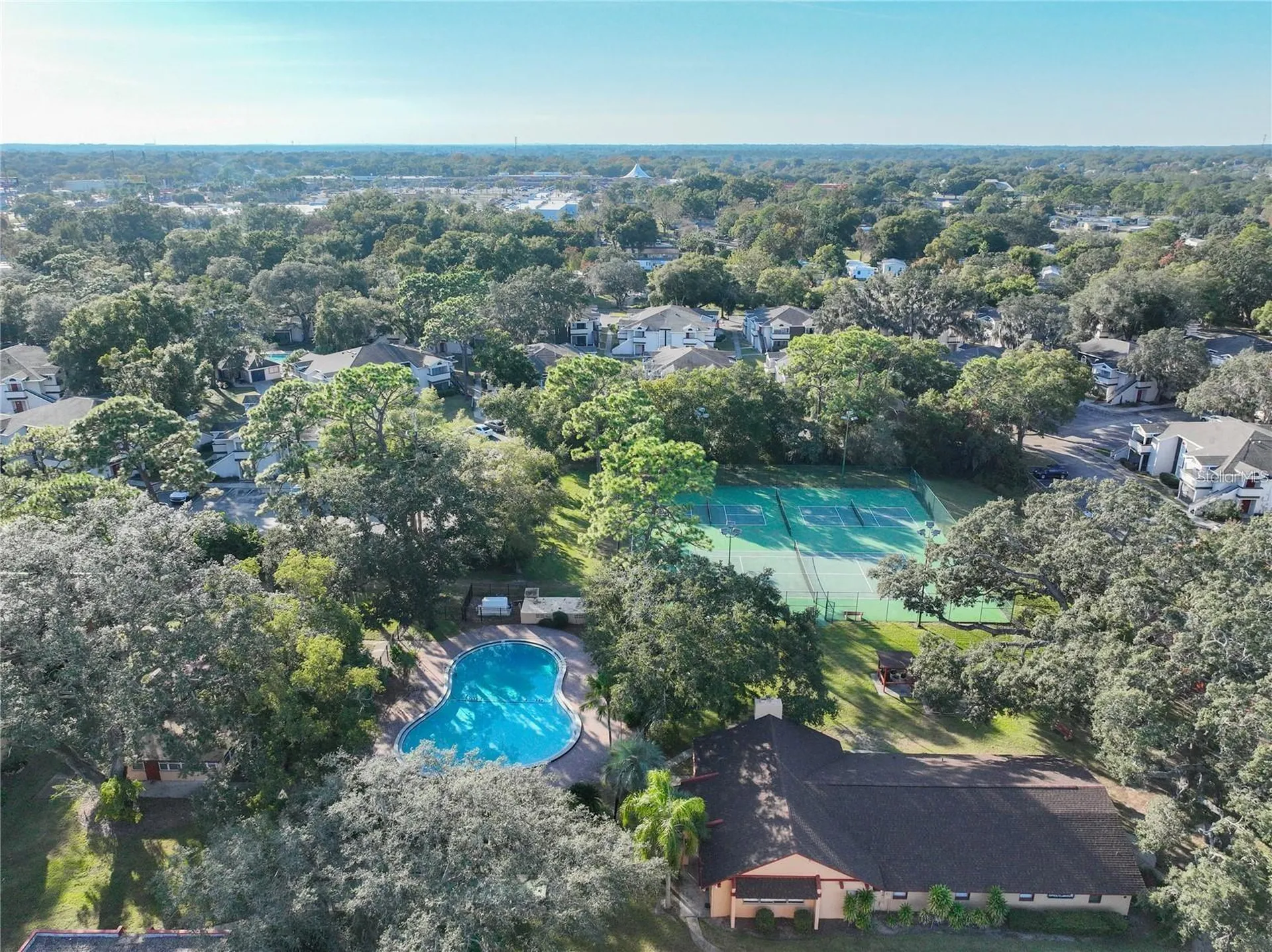 2860 N Powers Drive Orlando FL 32818
