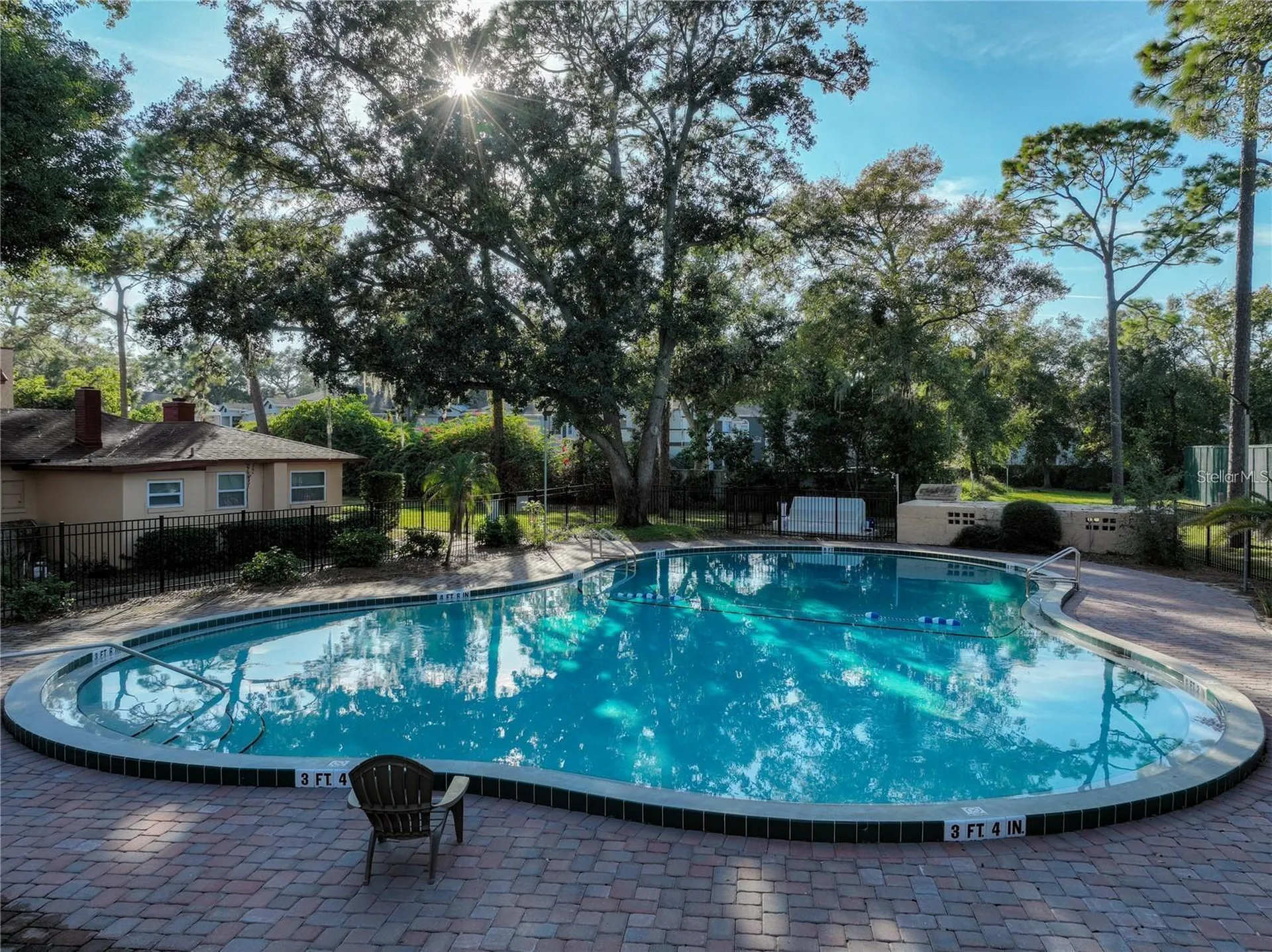 2860 N Powers Drive Orlando FL 32818