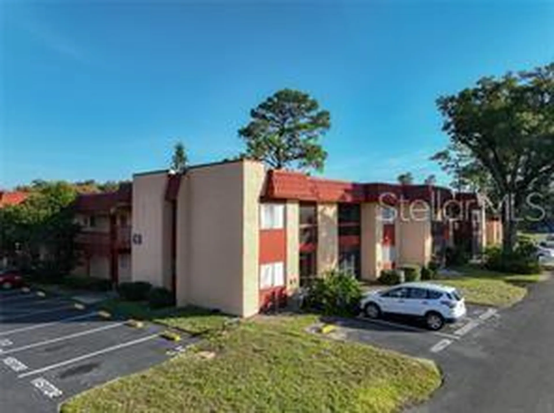 2860 N Powers Drive Orlando FL 32818