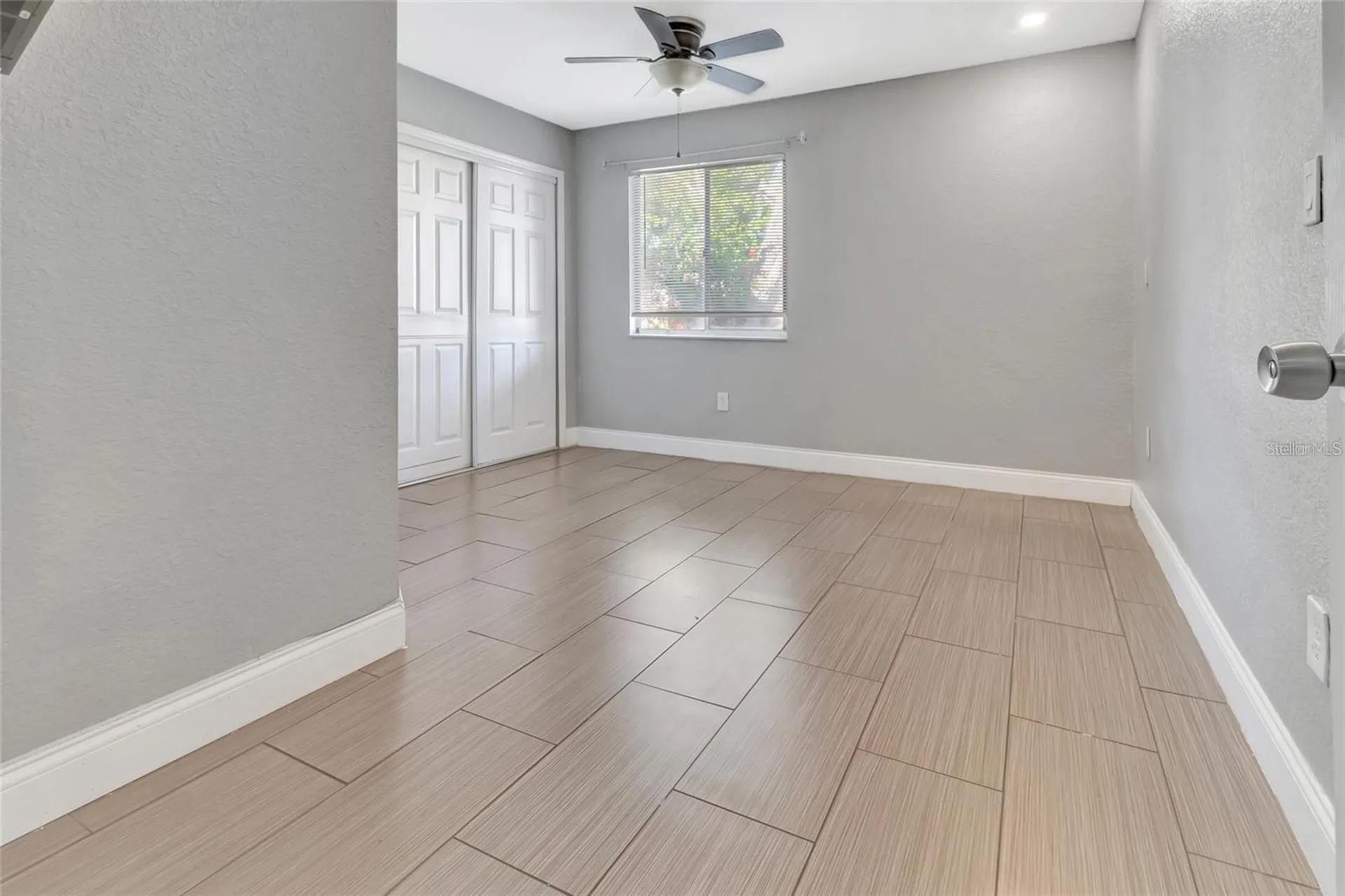 2860 N Powers Drive Orlando FL 32818