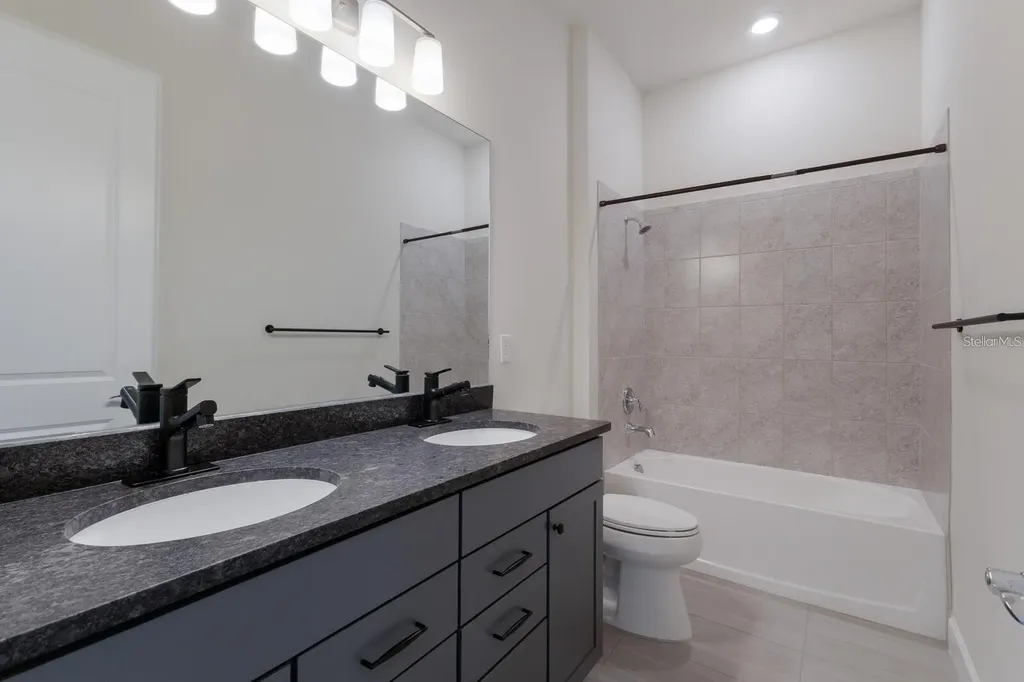 712 Sigsbee Loop Sarasota FL 34240