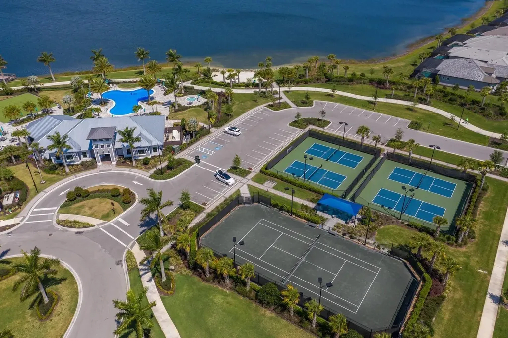 712 Sigsbee Loop Sarasota FL 34240