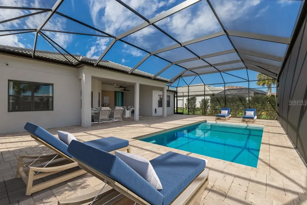 712 Sigsbee Loop Sarasota FL 34240