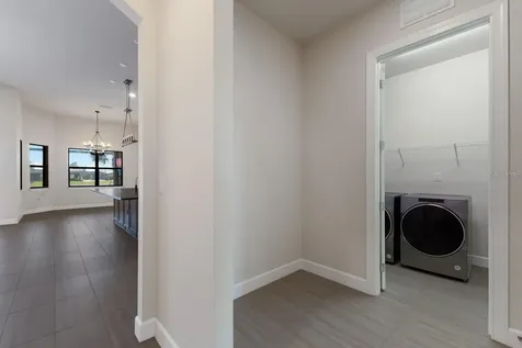 712 Sigsbee Loop Sarasota FL 34240