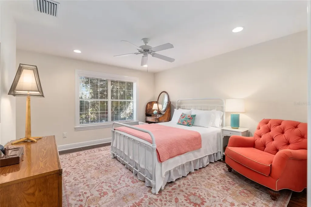 33 Lake Wood Circle Ocala FL 34482