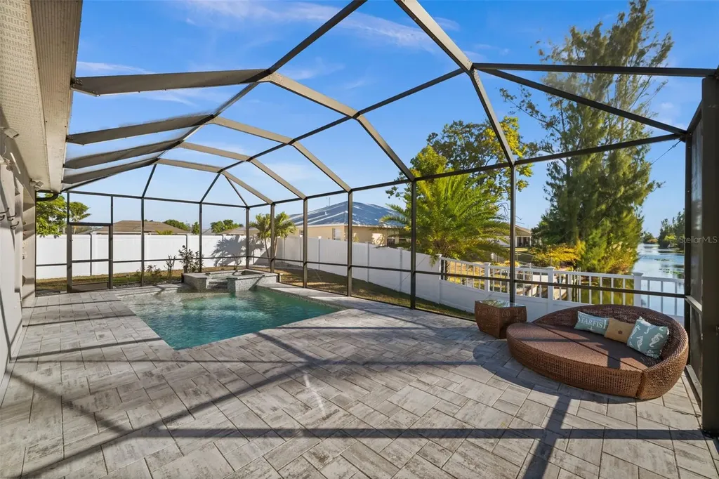 2213 SW 7th Place Cape Coral FL 33991