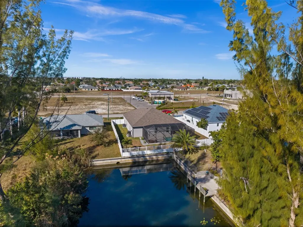 2213 SW 7th Place Cape Coral FL 33991