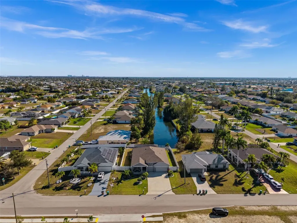 2213 SW 7th Place Cape Coral FL 33991