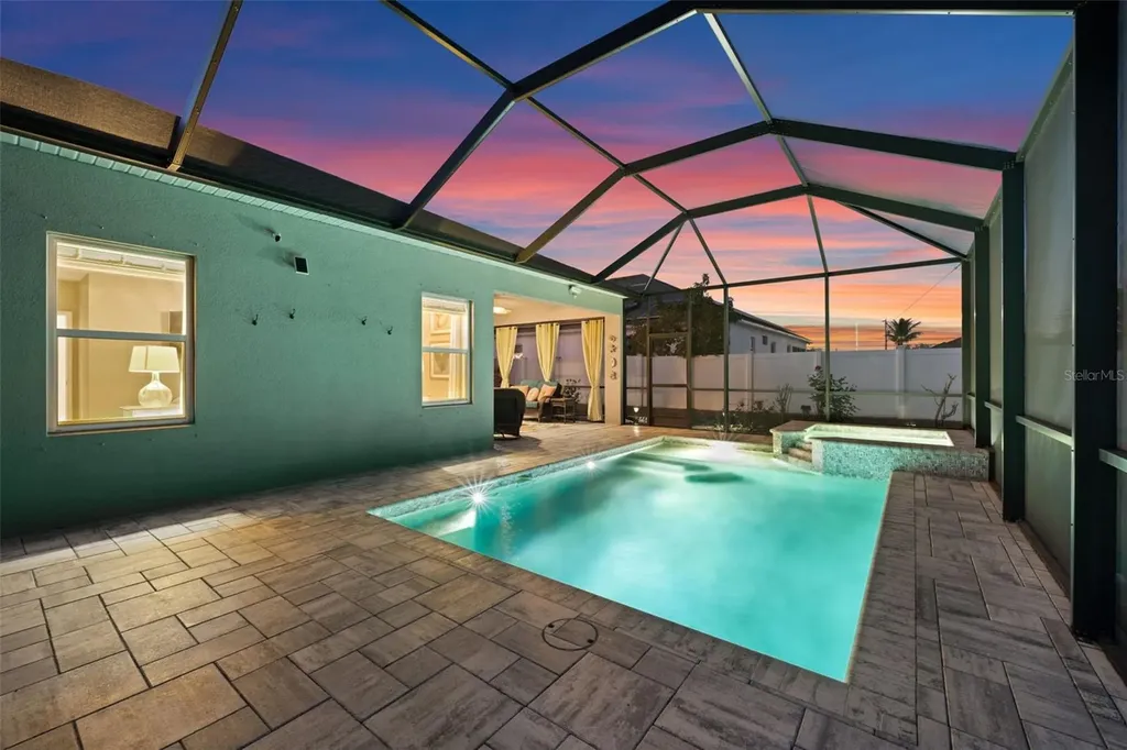 2213 SW 7th Place Cape Coral FL 33991