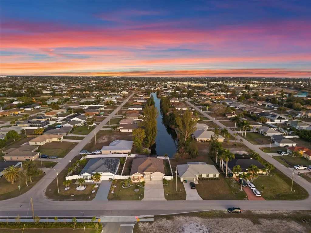 2213 SW 7th Place Cape Coral FL 33991