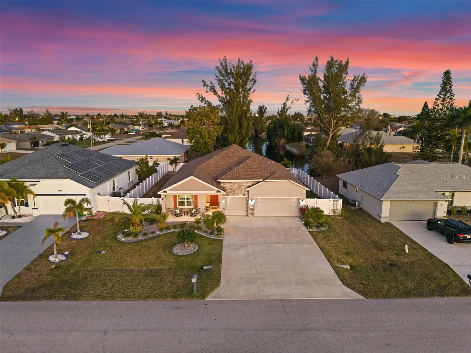 2213 SW 7th Place Cape Coral FL 33991