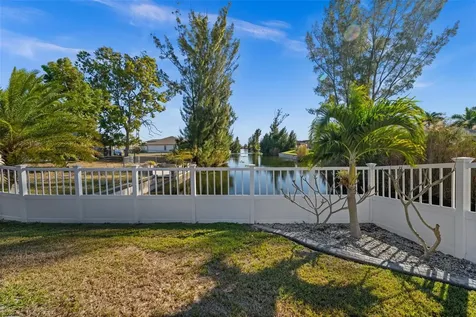 2213 SW 7th Place Cape Coral FL 33991