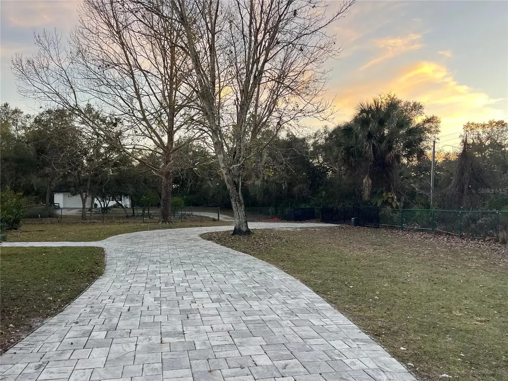 965 Pine Hill Boulevard Geneva FL 32732