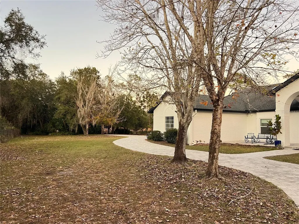 965 Pine Hill Boulevard Geneva FL 32732