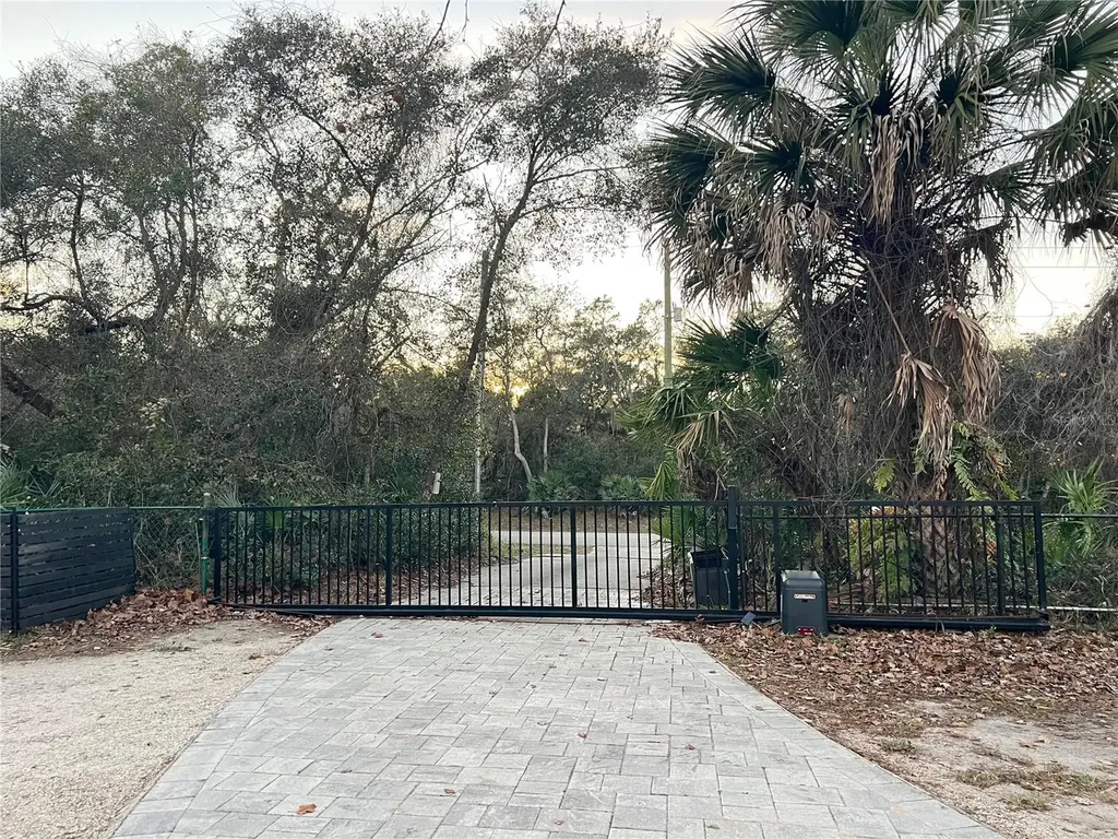 965 Pine Hill Boulevard Geneva FL 32732