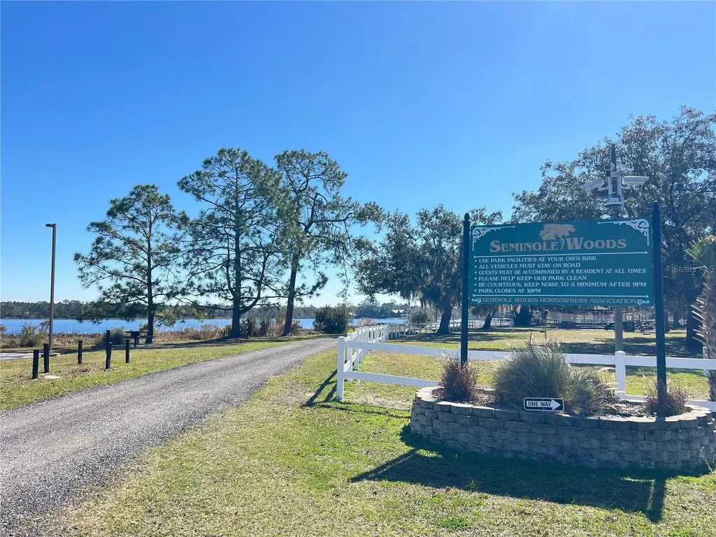 965 Pine Hill Boulevard Geneva FL 32732