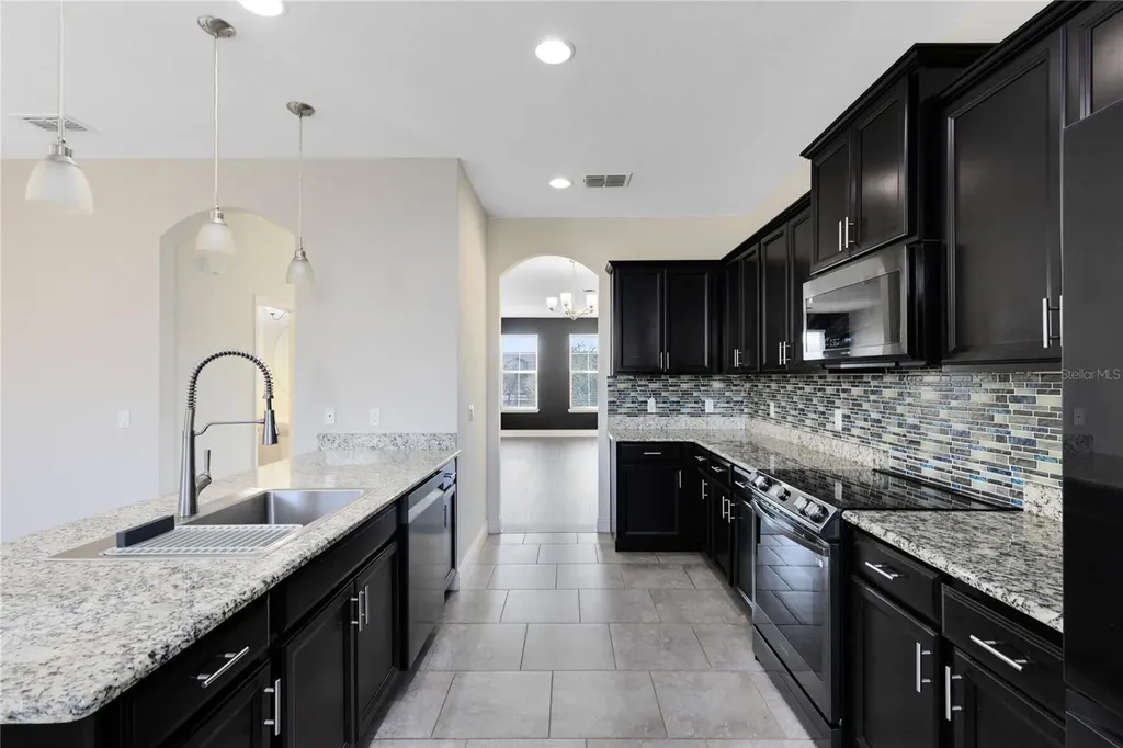 10033 Town Lake Drive Orlando FL 32832