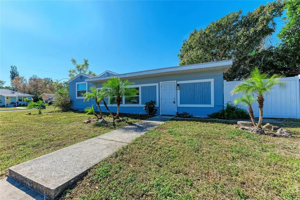 702 20th Avenue W Bradenton FL 34205