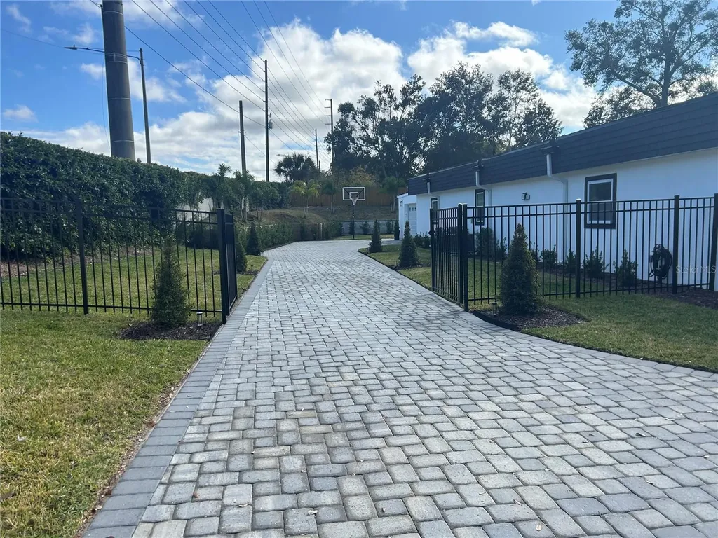 5701 Tarawood Drive Orlando FL 32819