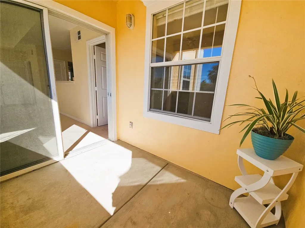 1040 Villagio Circle Sarasota FL 34237