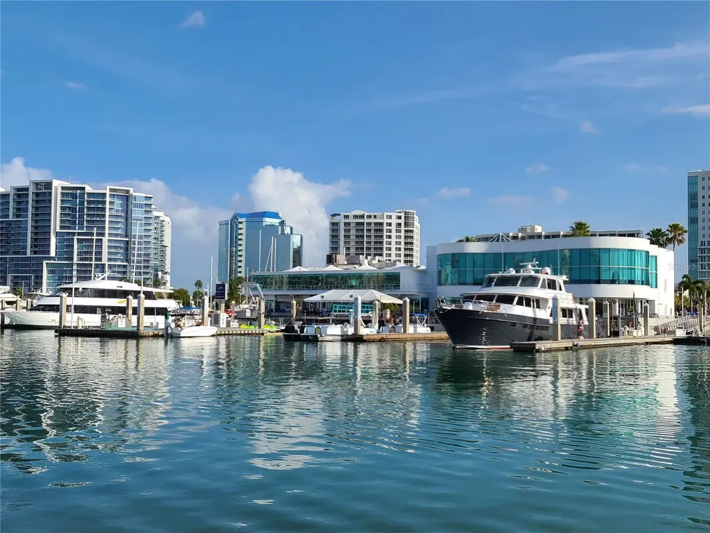 1040 Villagio Circle Sarasota FL 34237