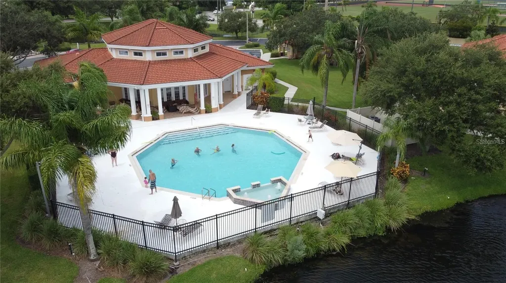 1040 Villagio Circle Sarasota FL 34237