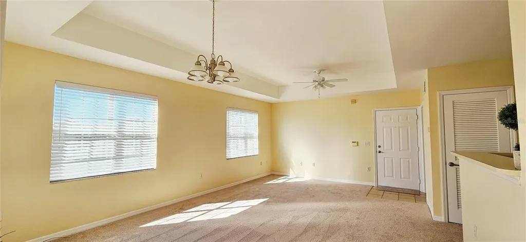 1040 Villagio Circle Sarasota FL 34237