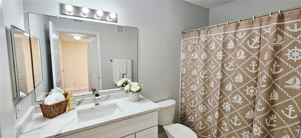 1040 Villagio Circle Sarasota FL 34237