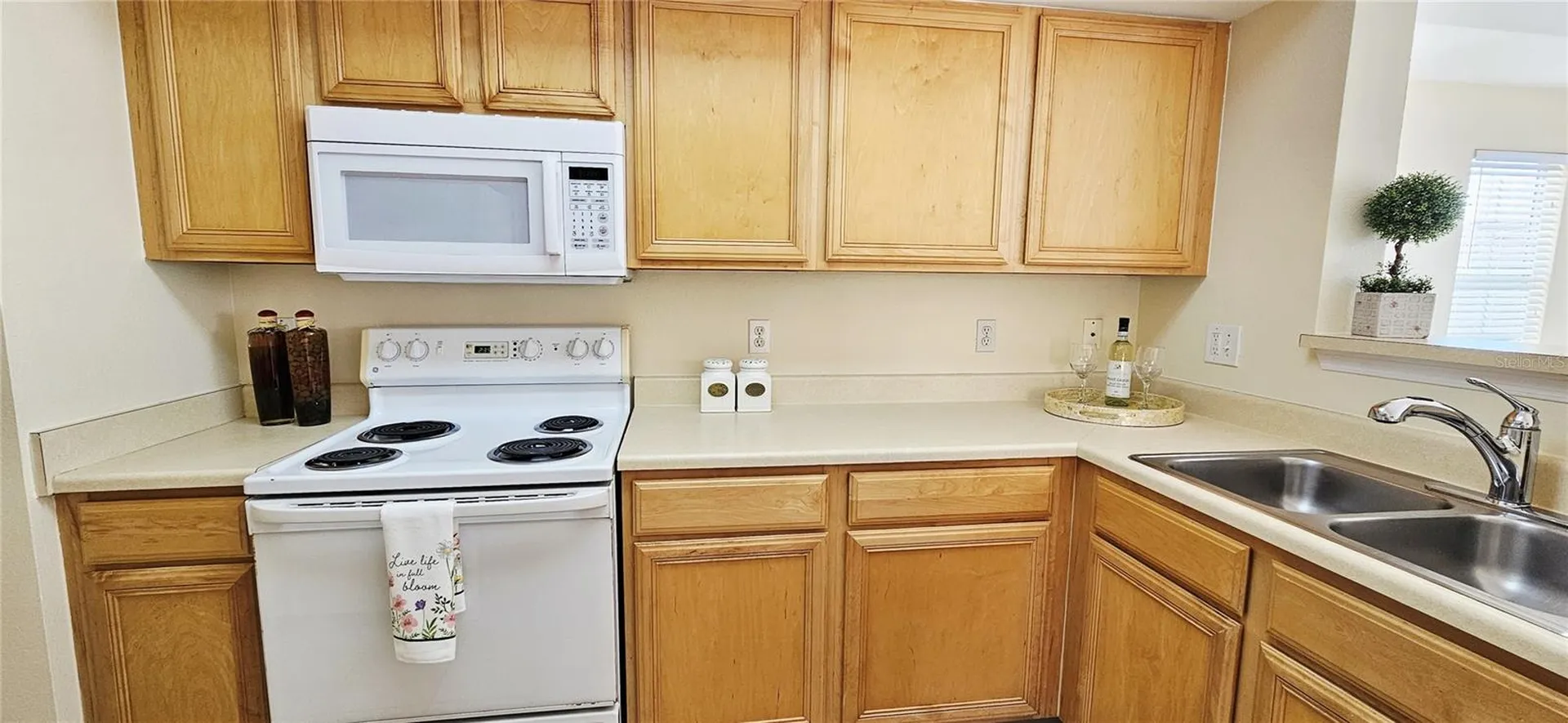 1040 Villagio Circle Sarasota FL 34237