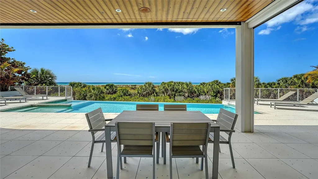 160 Whittier Drive Sarasota FL 34236