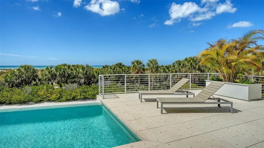 160 Whittier Drive Sarasota FL 34236