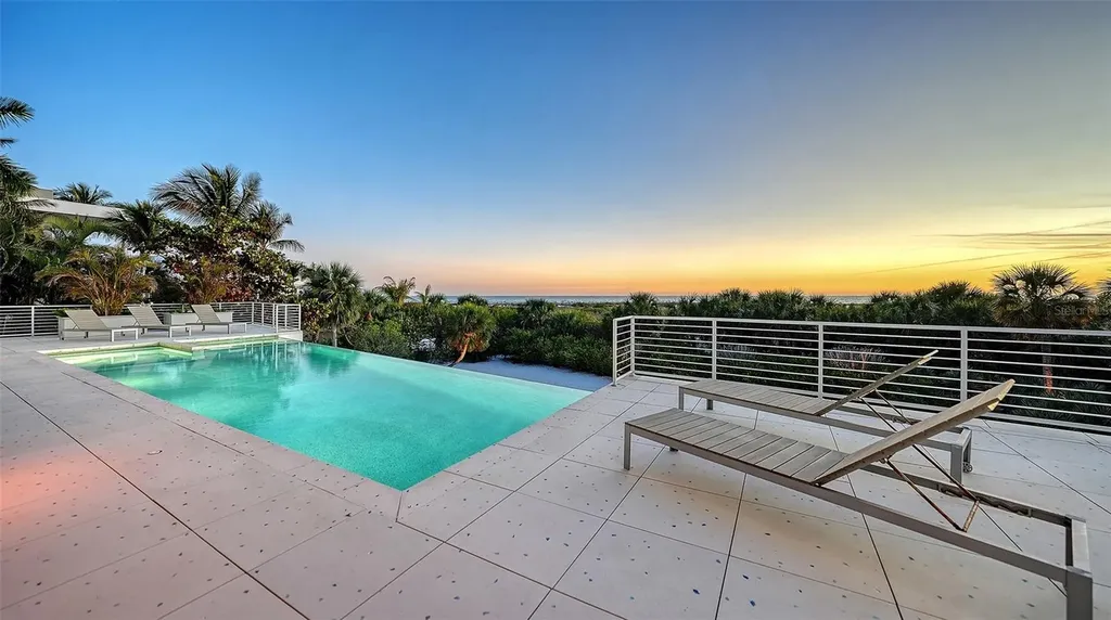 160 Whittier Drive Sarasota FL 34236