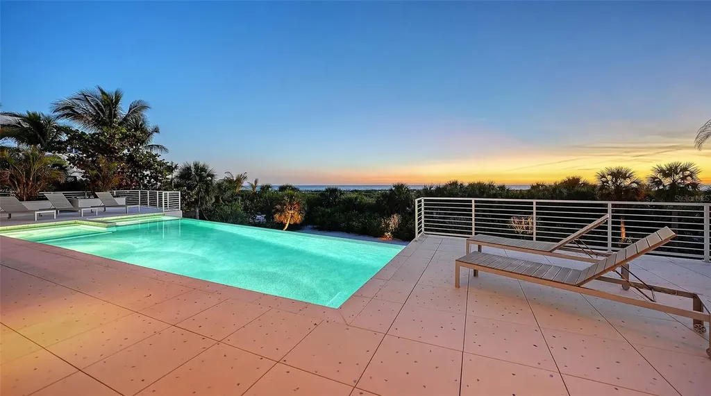 160 Whittier Drive Sarasota FL 34236
