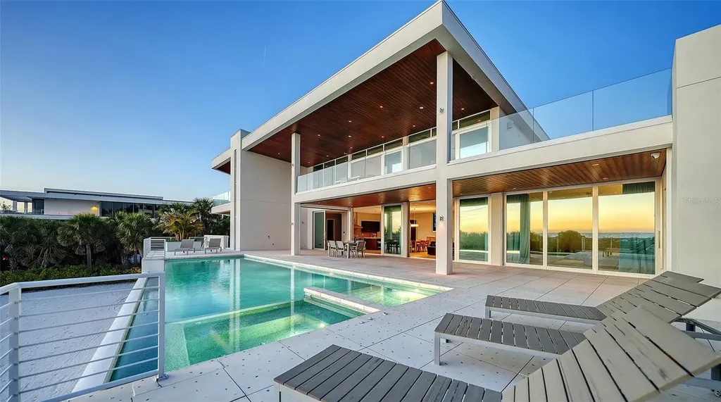 160 Whittier Drive Sarasota FL 34236