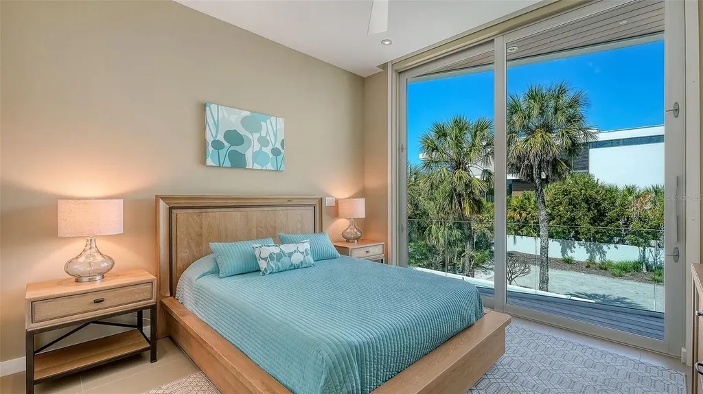 160 Whittier Drive Sarasota FL 34236