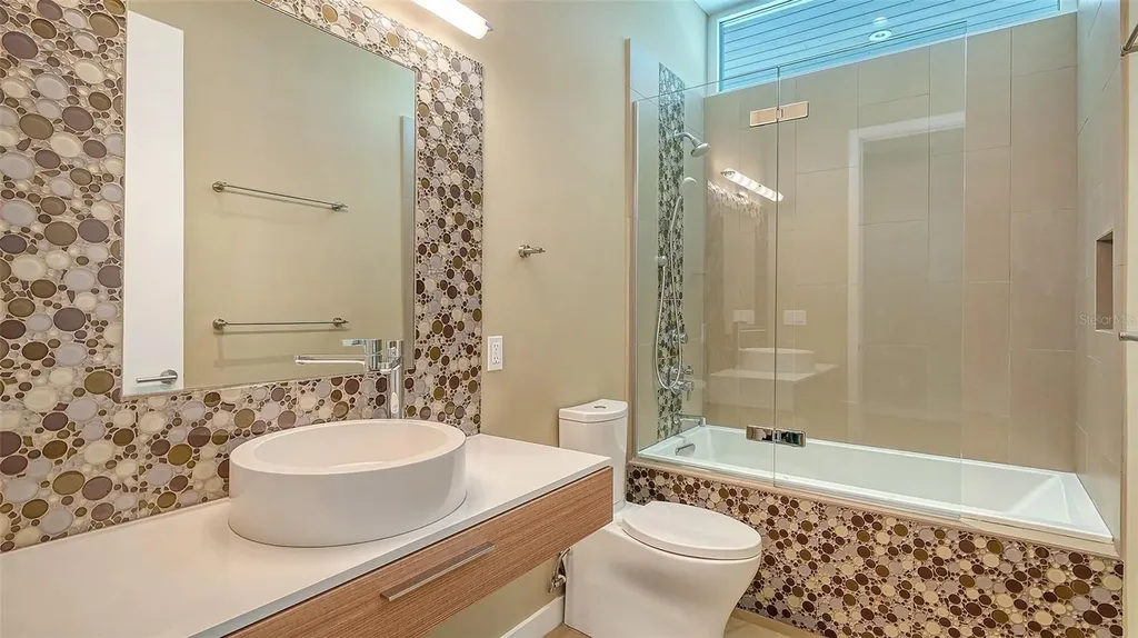 160 Whittier Drive Sarasota FL 34236
