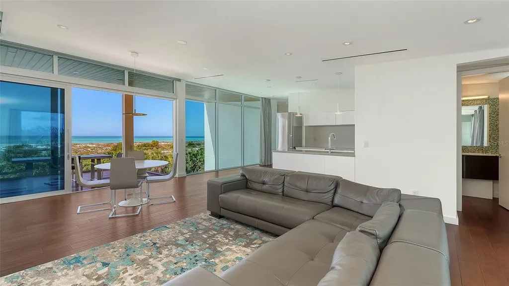 160 Whittier Drive Sarasota FL 34236