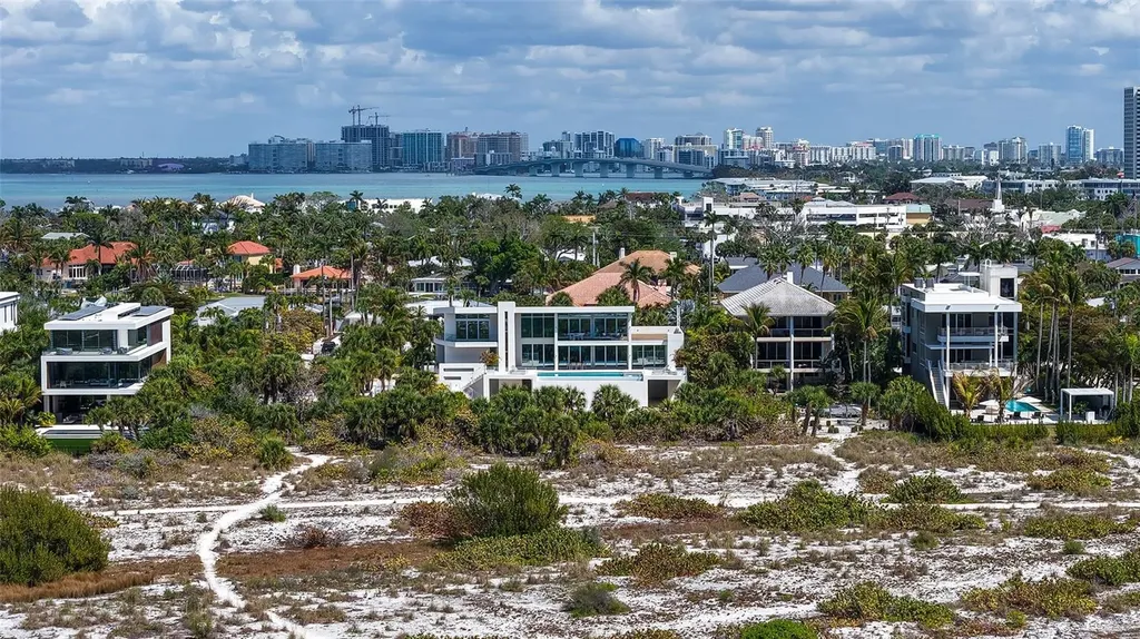 160 Whittier Drive Sarasota FL 34236