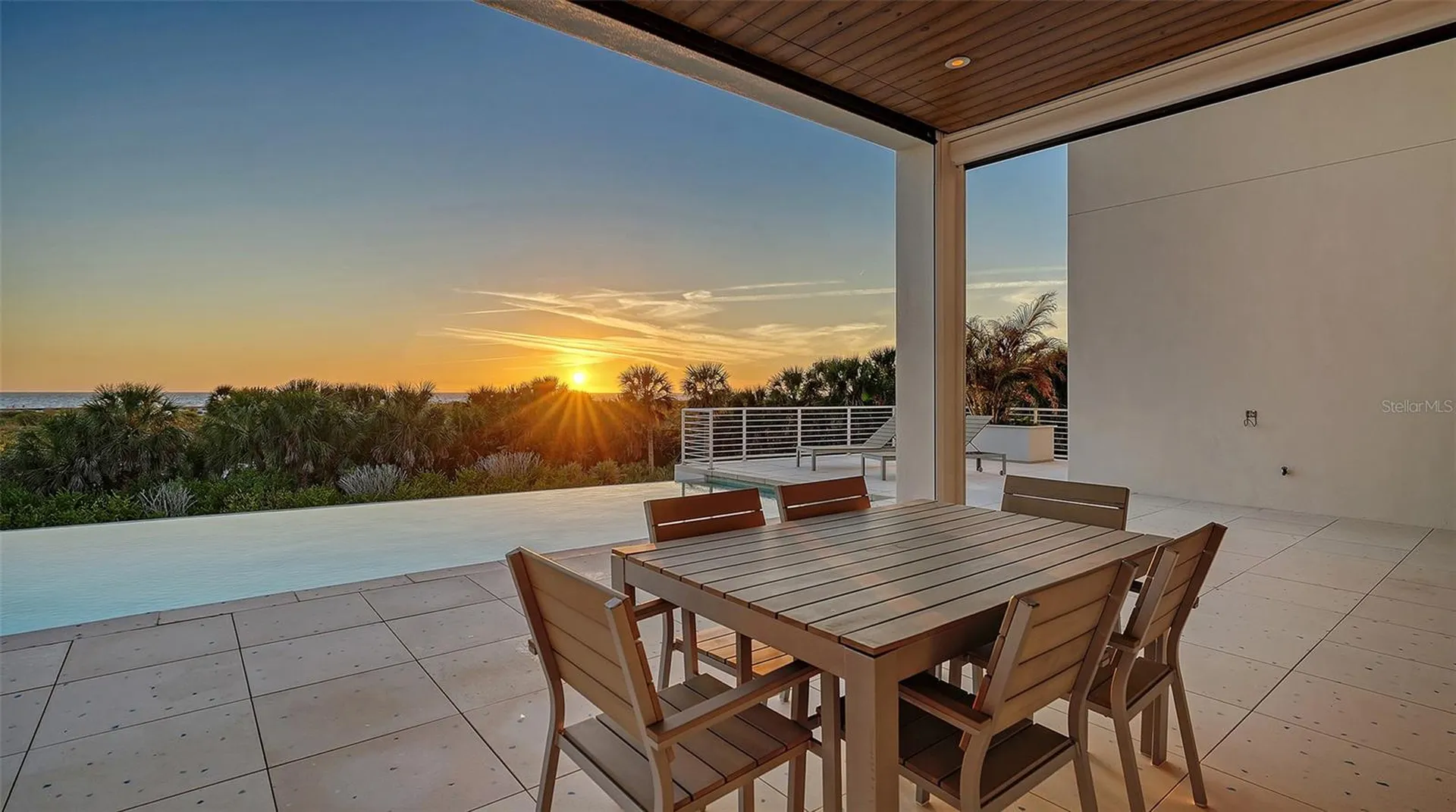 160 Whittier Drive Sarasota FL 34236