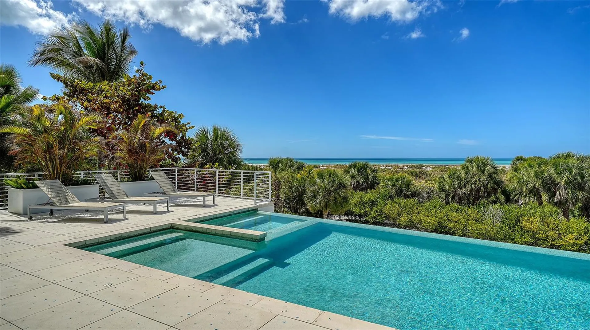 160 Whittier Drive Sarasota FL 34236