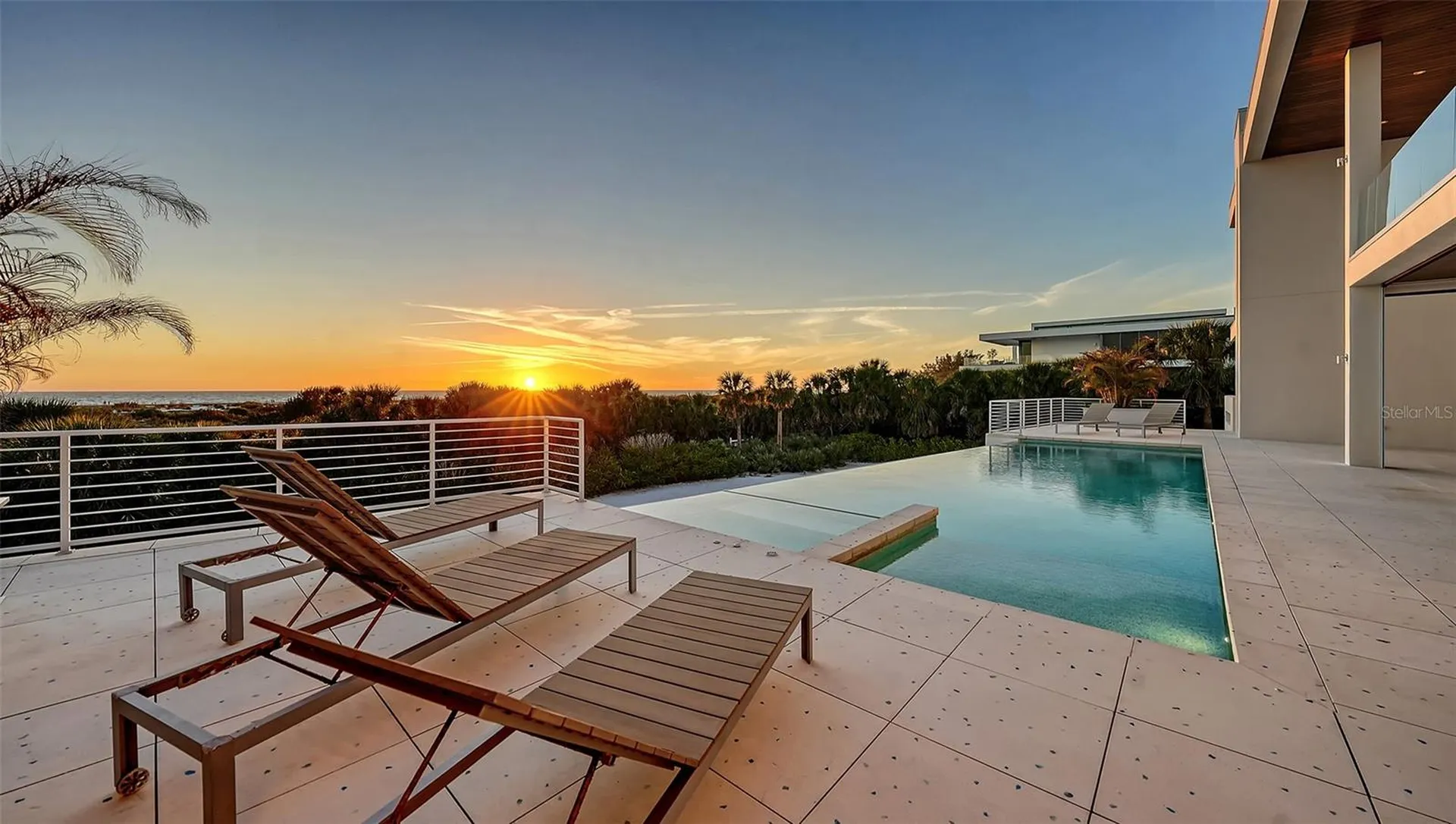 160 Whittier Drive Sarasota FL 34236