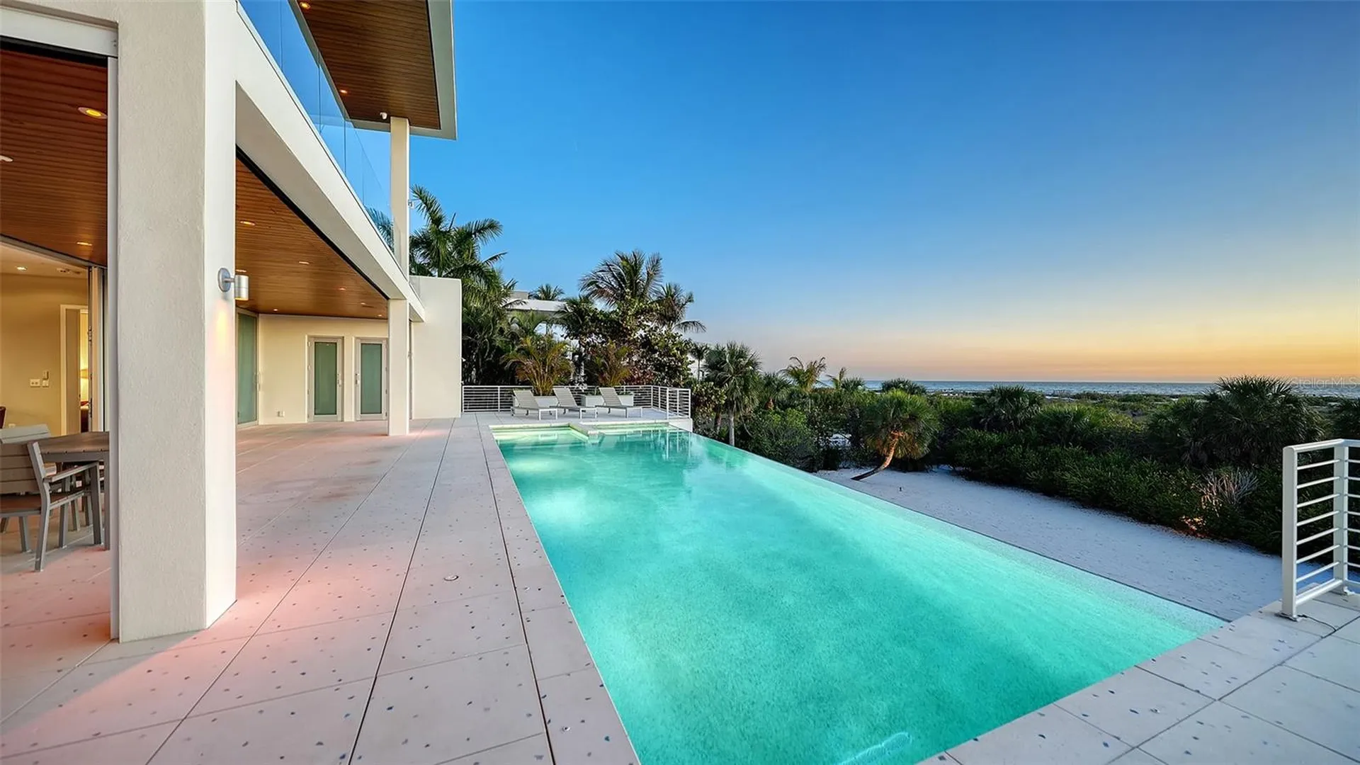 160 Whittier Drive Sarasota FL 34236