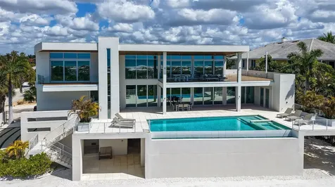 160 Whittier Drive Sarasota FL 34236