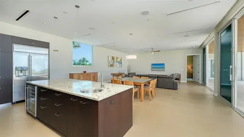 160 Whittier Drive Sarasota FL 34236