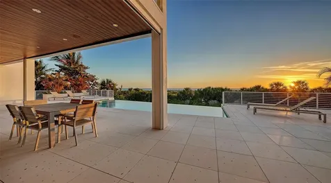 160 Whittier Drive Sarasota FL 34236